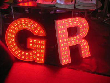  临颍LED发光字常见的安装误区。